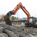 L'Hitachi ZE135 al lavoro a Stoccolma