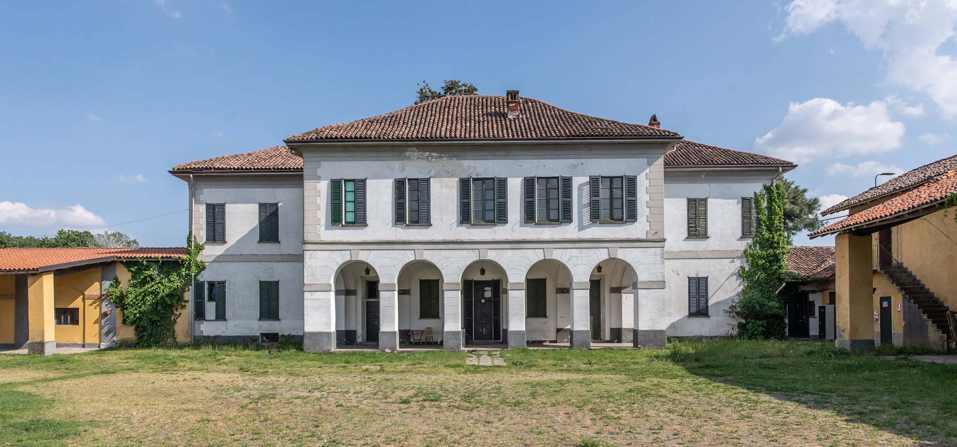 Cascina Ri-Nascita stato di fatto del corpo centrale