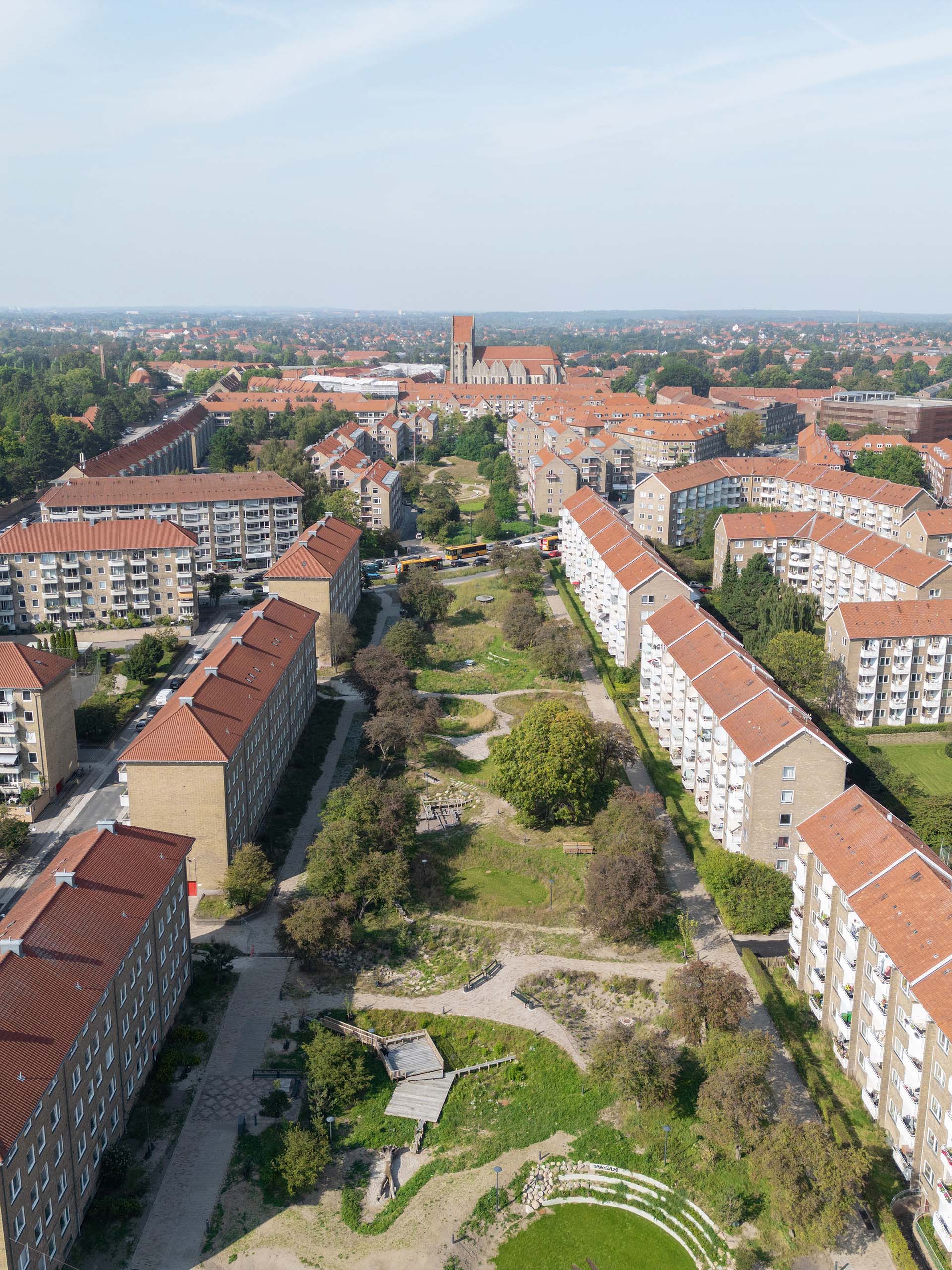 Il parco nel quartiere popolare di Copenhagen SLA Architects | ©Mikkel Eye