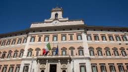 palazzo montecitorio a roma sede della camera dei deputati della repubblica italiana